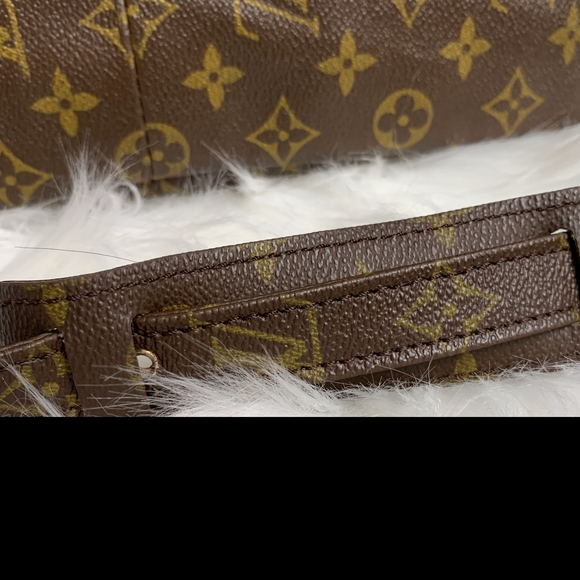 Louis Vuitton Eclair Zipper Nile Shoulder Handbag - Picture 2 of 15